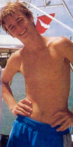 aaronshirtless2.jpg